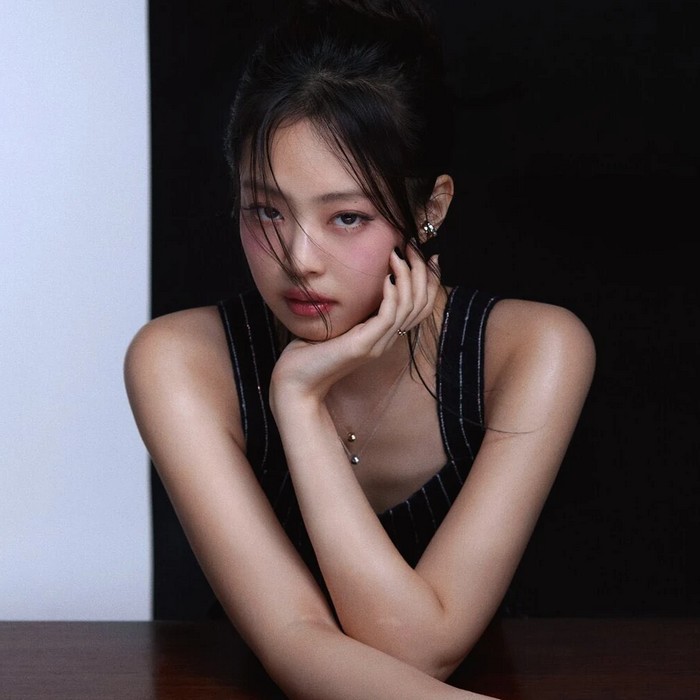 JENNIE