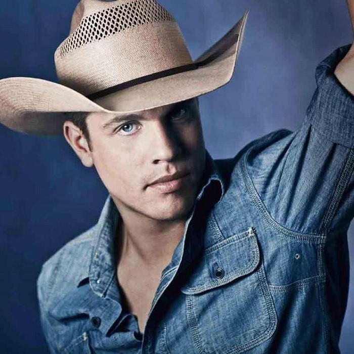 Dustin Lynch