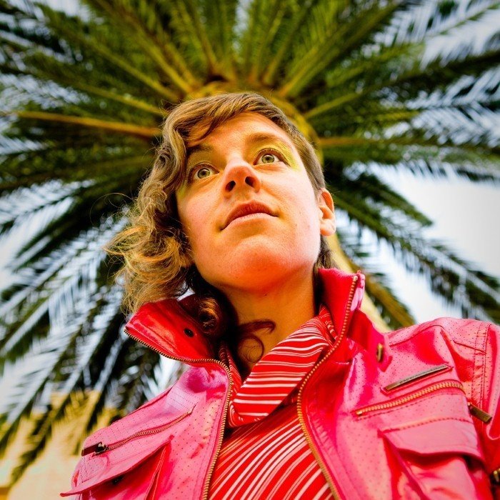 tUnE-yArDs