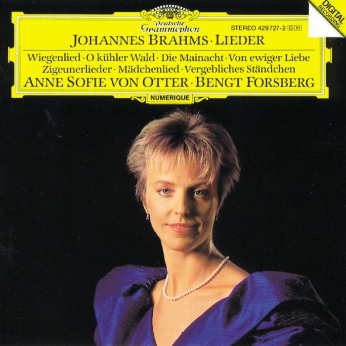 Lieder: Wiegenlied / O kühler Wald / Die Mainacht / Von ewiger Liebe / Zigeunerlieder / Mädchenlied / Vergebliches Ständchen