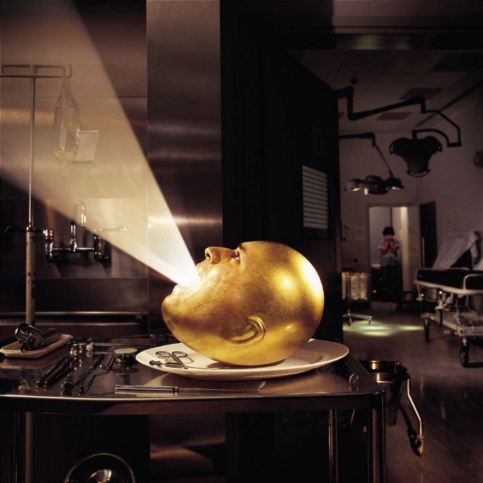 De“Loused in the Comatorium