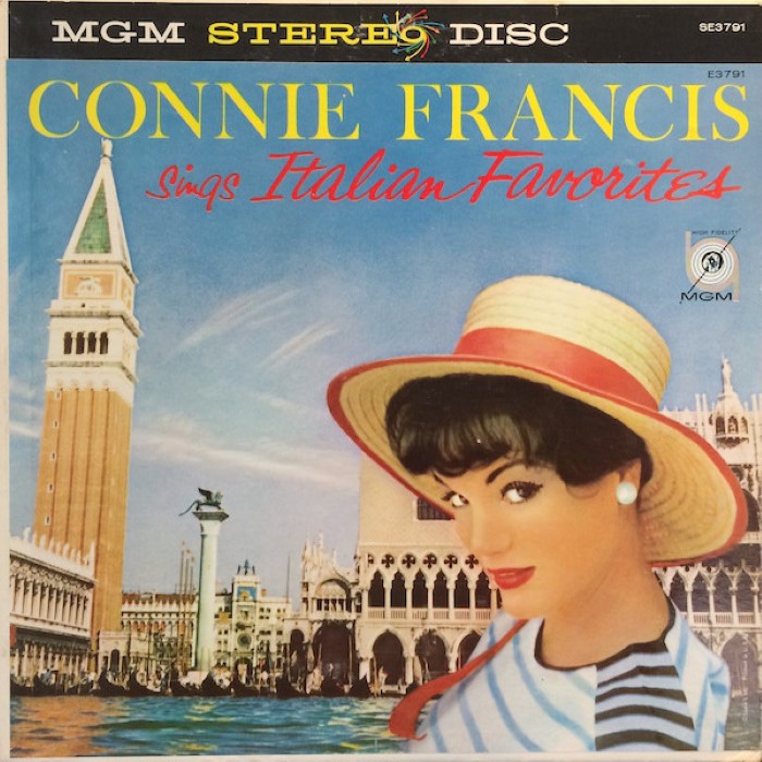 Sings Italian Favorites