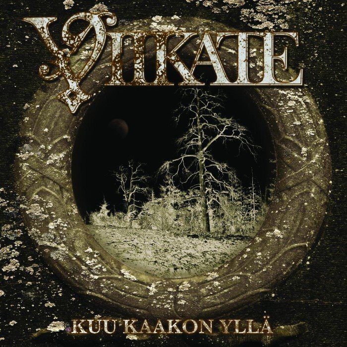 Kuu Kaakon Yllä