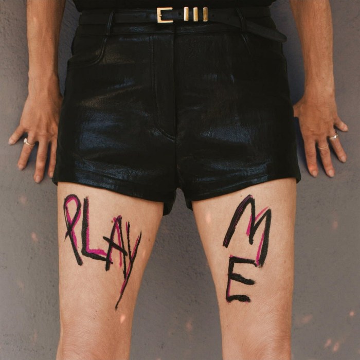 PLAY ME